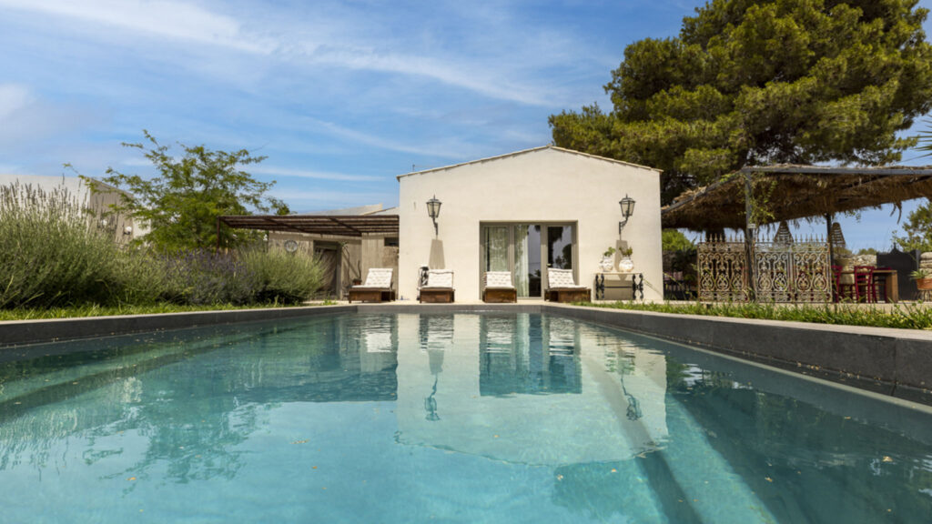 01_villa-malena-con-piscina-privata