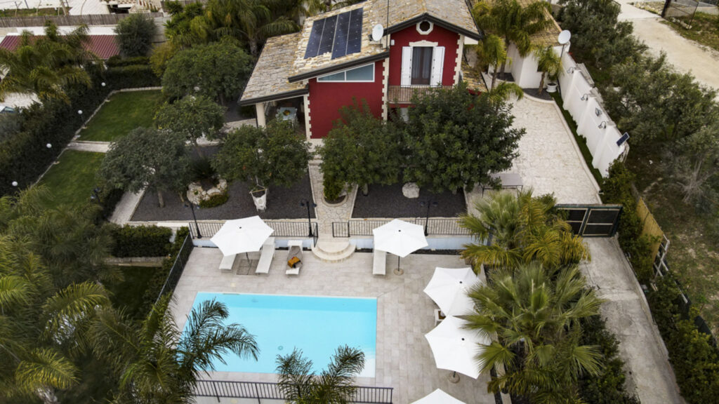 02_villa-del-colle-con-piscina-privata