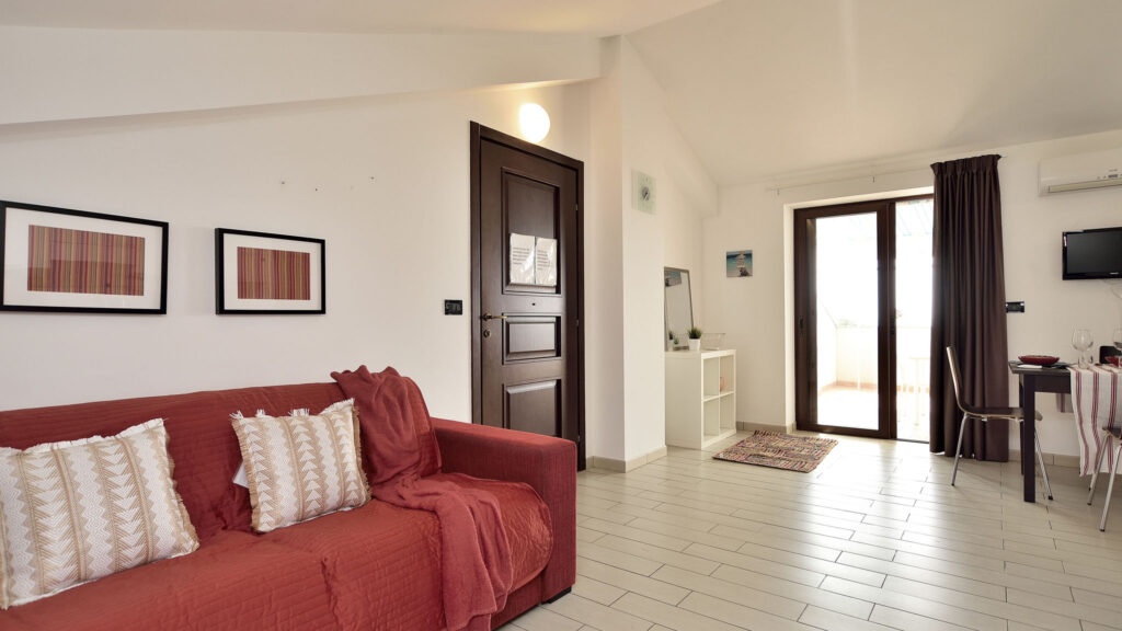 03_attico-vista-mare-e-piscina