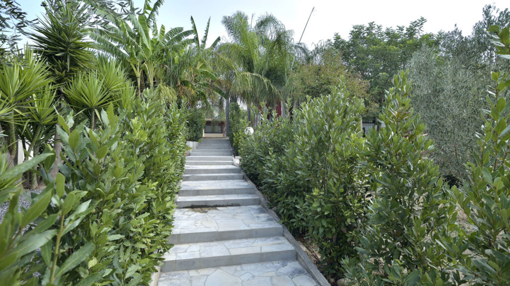 08_villa-del-colle-con-piscina-privata