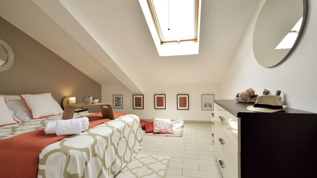 10_attico-vista-mare-e-piscina