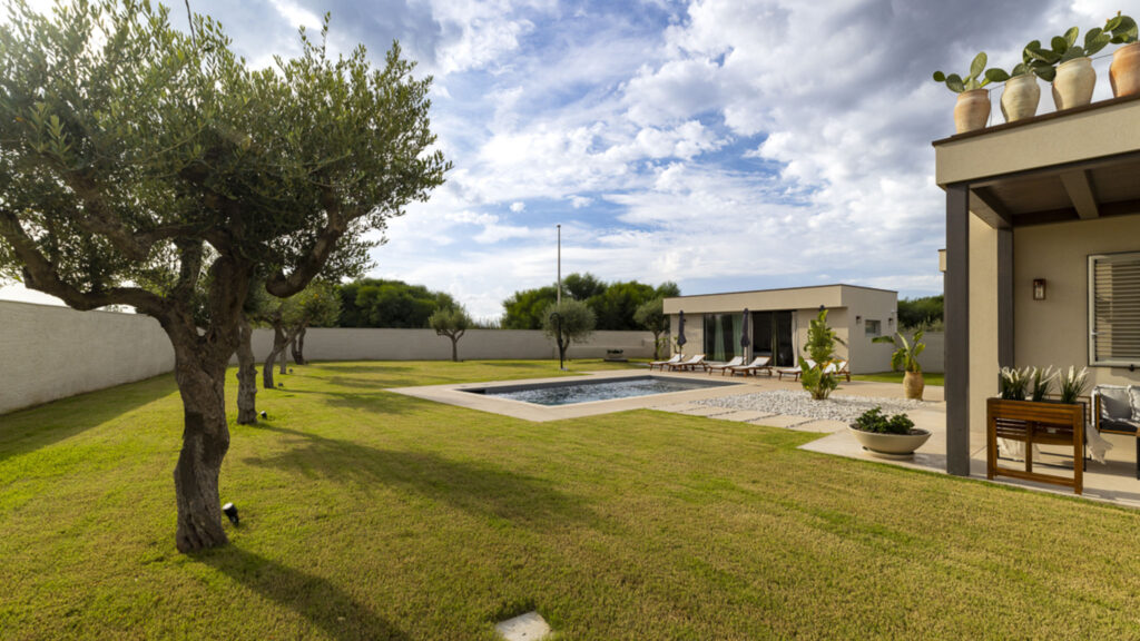 12_villa-olive-champagne-con-piscina-privata