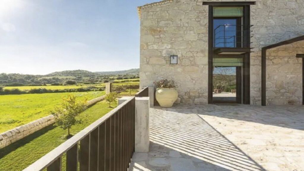 16_casale-del-mandorlo-piscina---jacuzzi-riscaldata