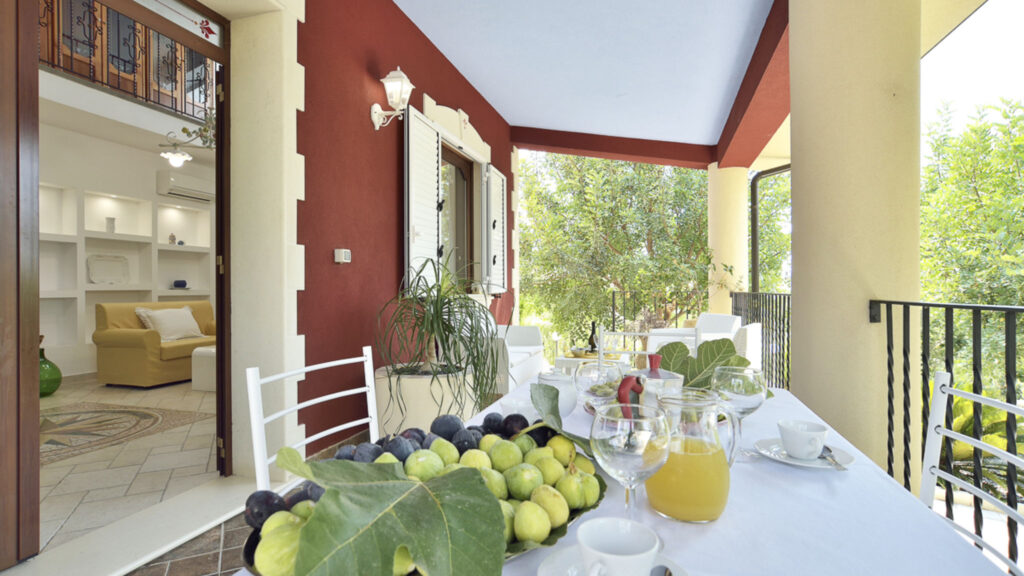 21_villa-del-colle-con-piscina-privata