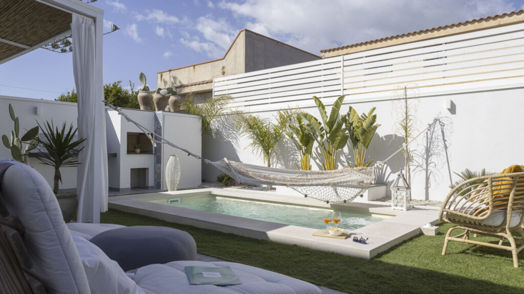 23_casa-un-tocco-di-blu-con-piscina-privata