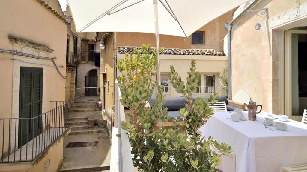 03_domus-sbirciò-modica