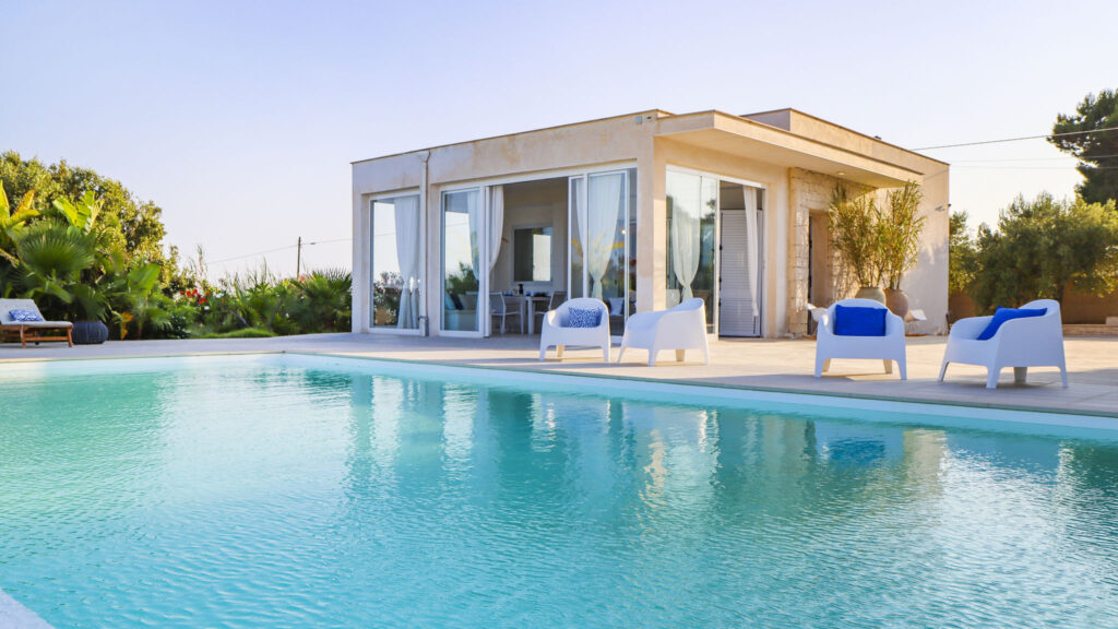 04_villa-gioie-della-vita-con-piscina-vista-mare