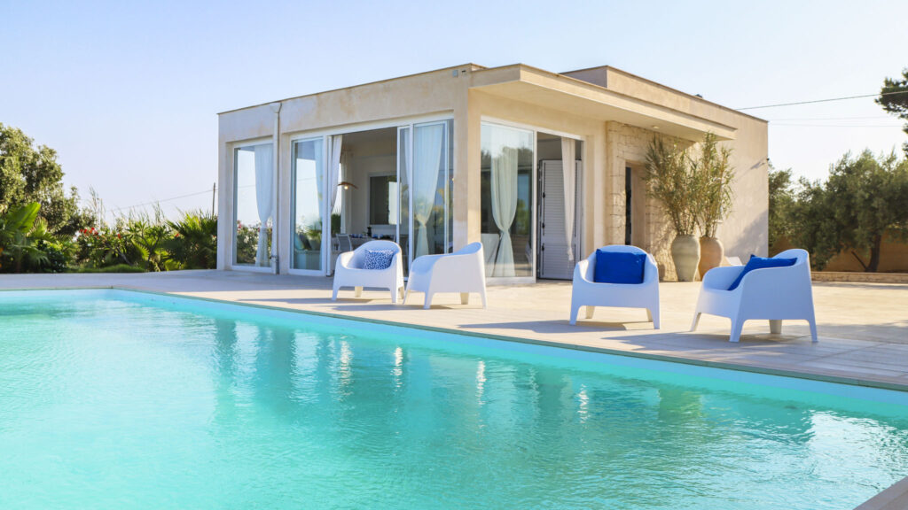 05_villa-gioie-della-vita-con-piscina-vista-mare