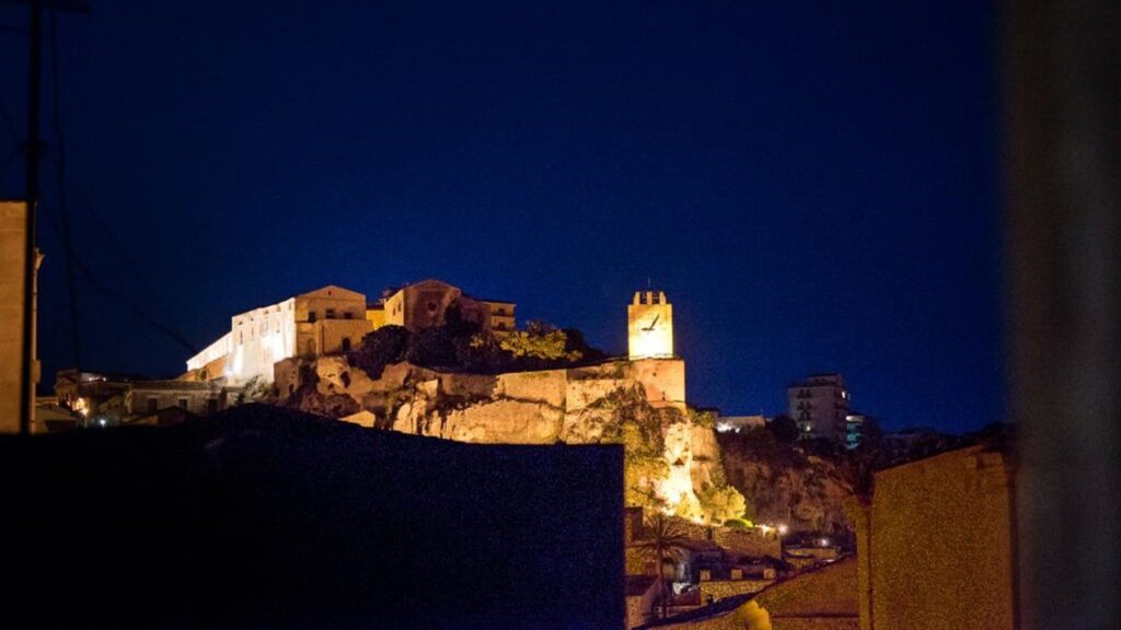 28_domus-sbirciò-modica