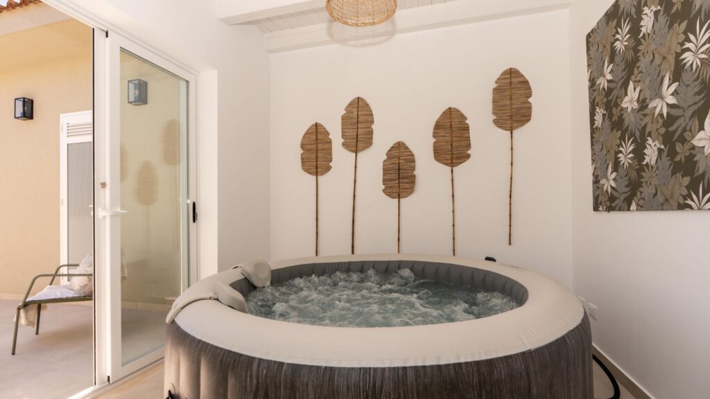 45_villa-aman-piscina-e-jacuzzi-riscaldata