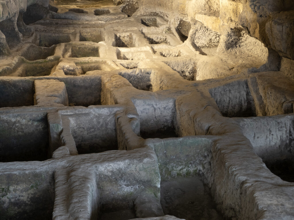 ancient cava d'ispica catacombs larderia cave sicily